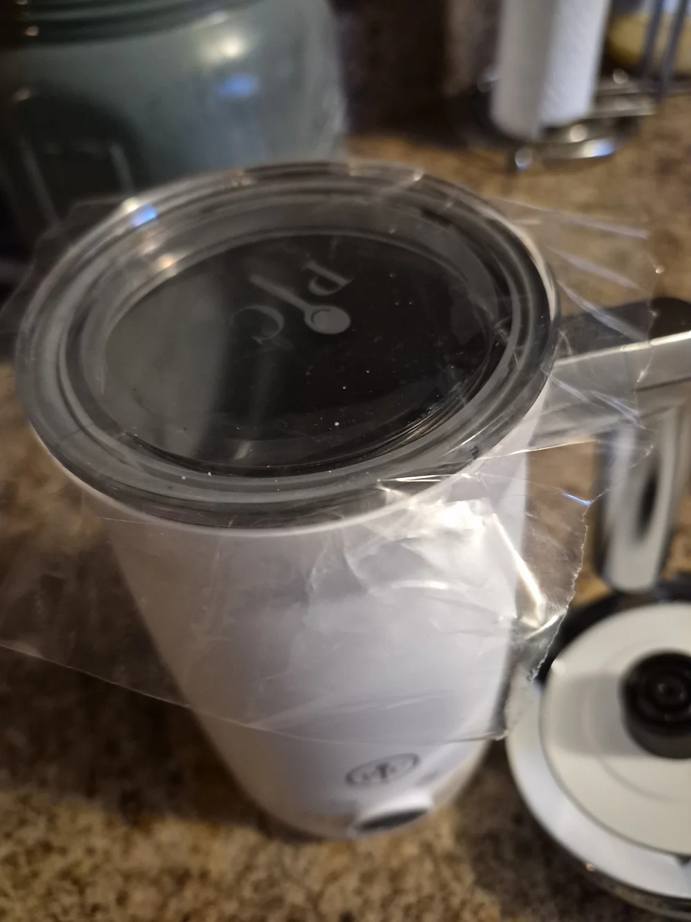 The Pampered Chef White Electric Milk Frother with Silver Handle